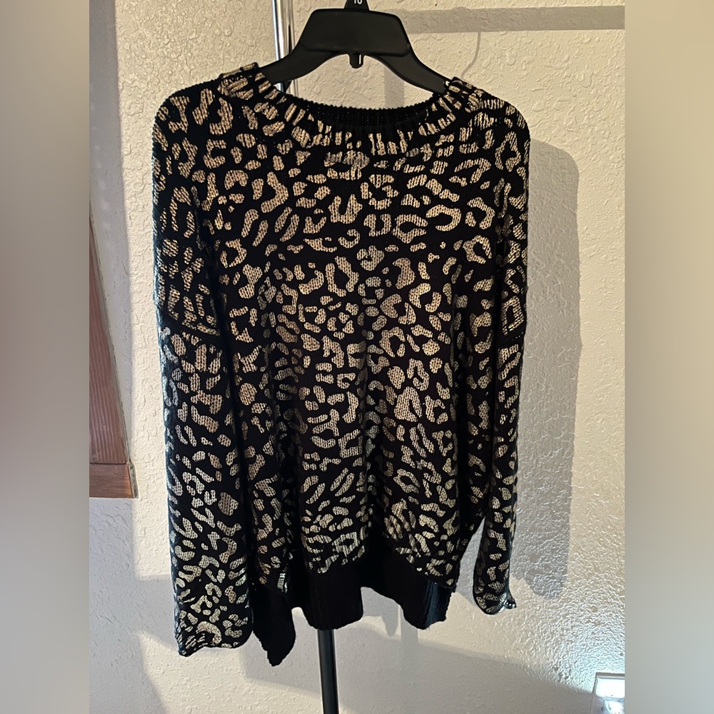 NWT Leopard print sweater with gold metallic print small/medium never been worn